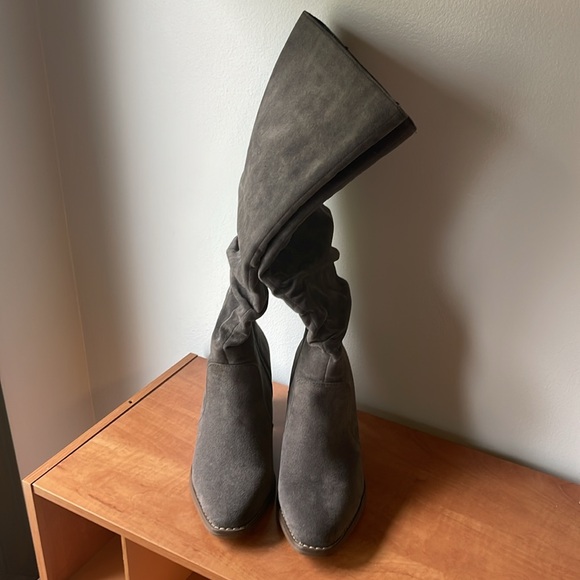 Universal Thread slouch boot - Picture 2 of 6